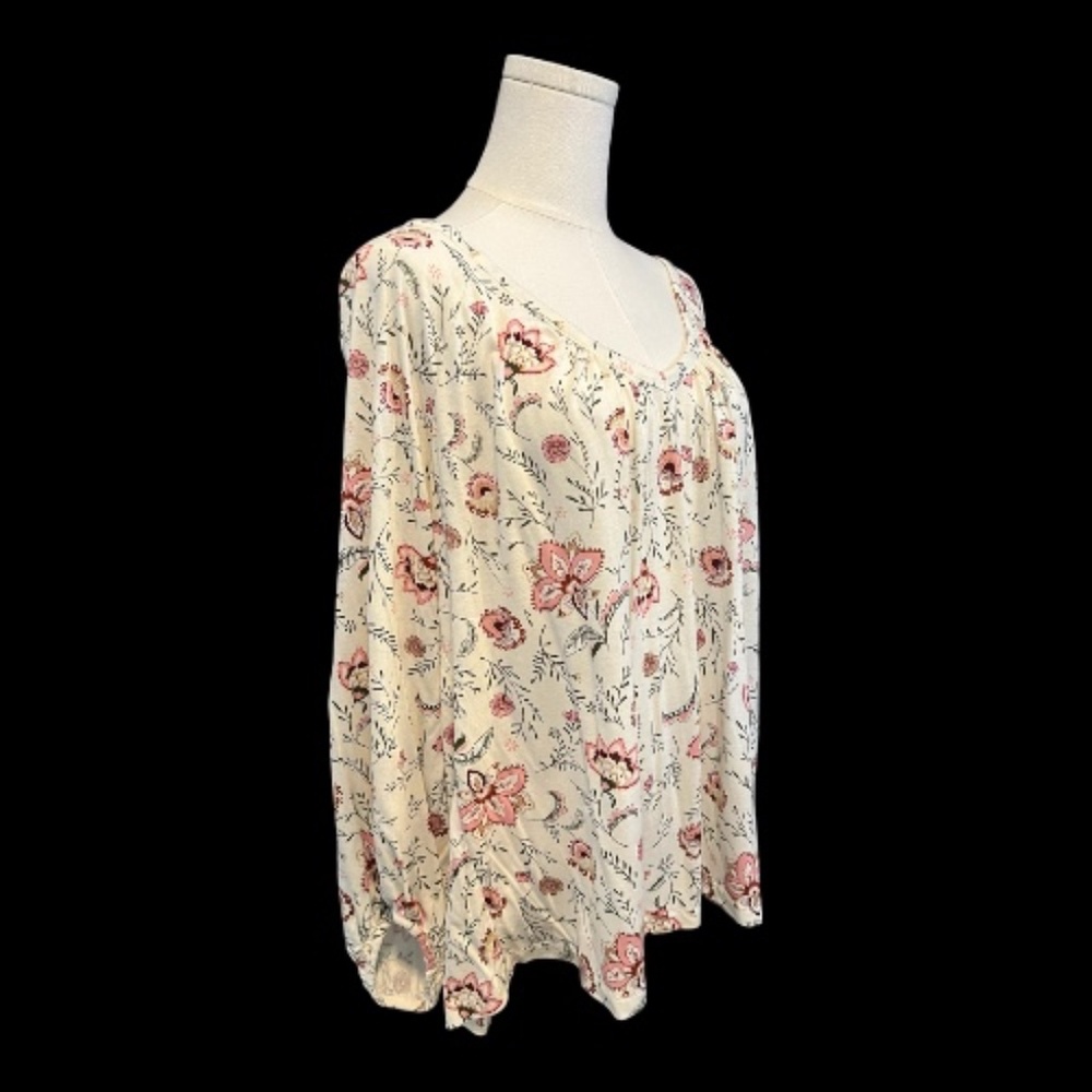 π π NWOT OLD NAVY Womenβs Floral V-Neck Cropped 3/4 Sleeve Top - Picture 4 of 9